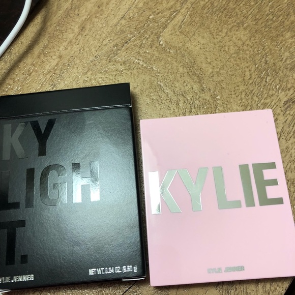 Kylie cosmetics ✨ PRINCESS PLEASE HIGHLIGHTER - Picture 4 of 6